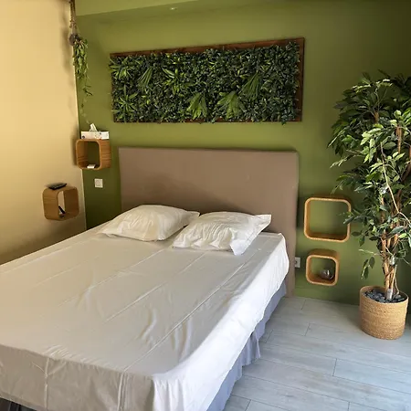 Location Maison Contemporaine, Piscine, 6-8 Couchages